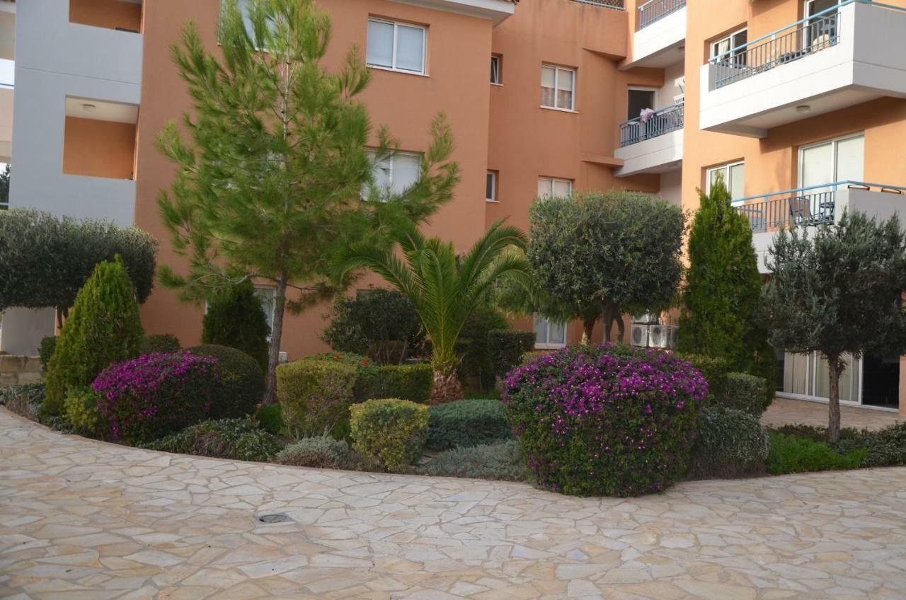 Iris Village بافوس المظهر الخارجي الصورة